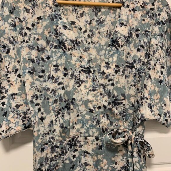 Lovestitch Wrap Dress - Picture 3 of 11